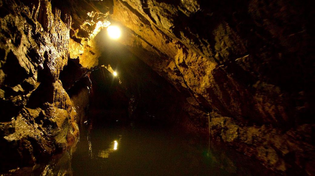 Morávia do Sul caracterizando cavernas