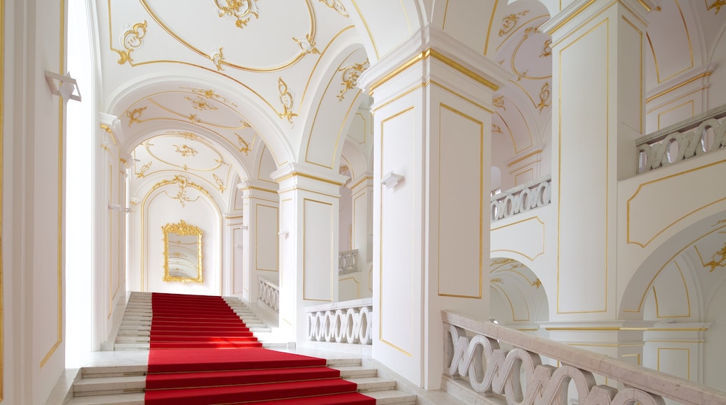 Kasteel Bratislava bevat interieur, historisch erfgoed en een kasteel