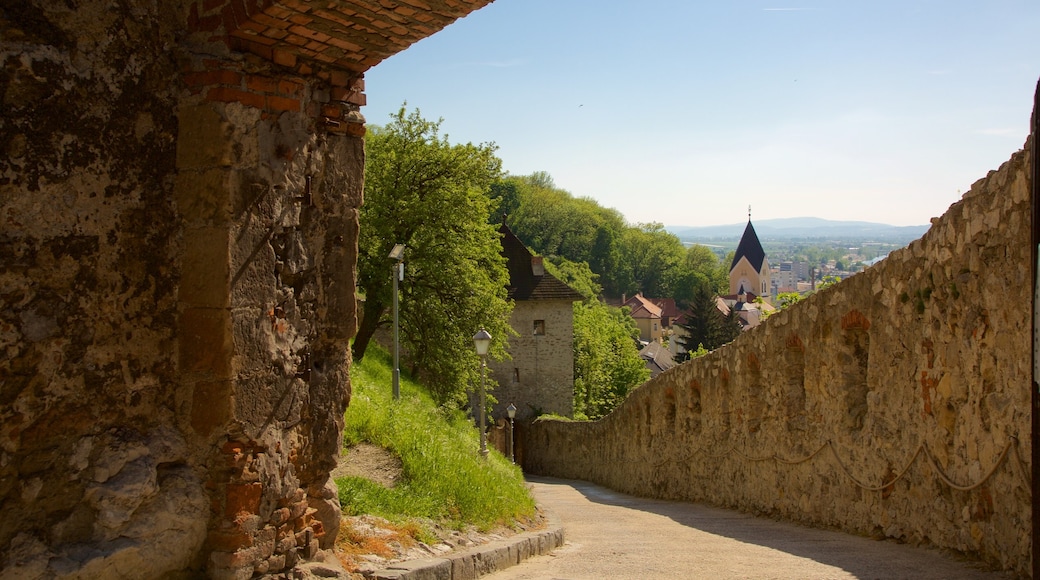 Trencin joka esittää perintökohteet