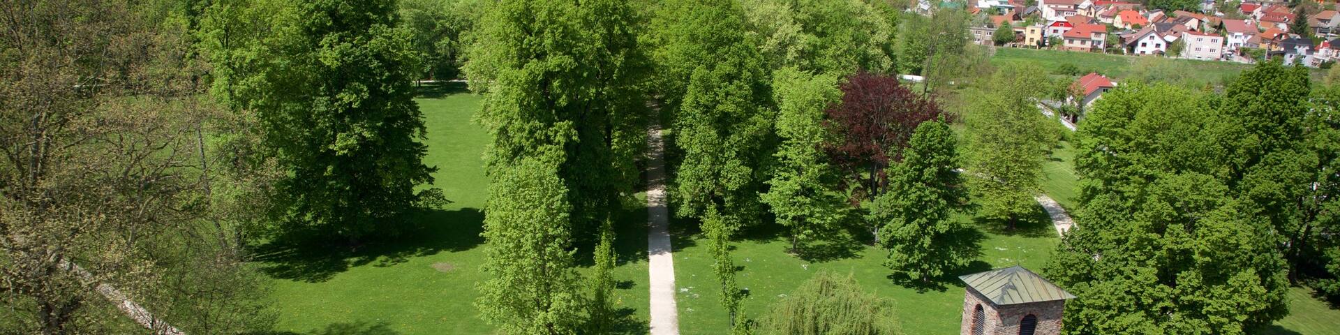 Budatin Castle showing a luxury hotel or resort