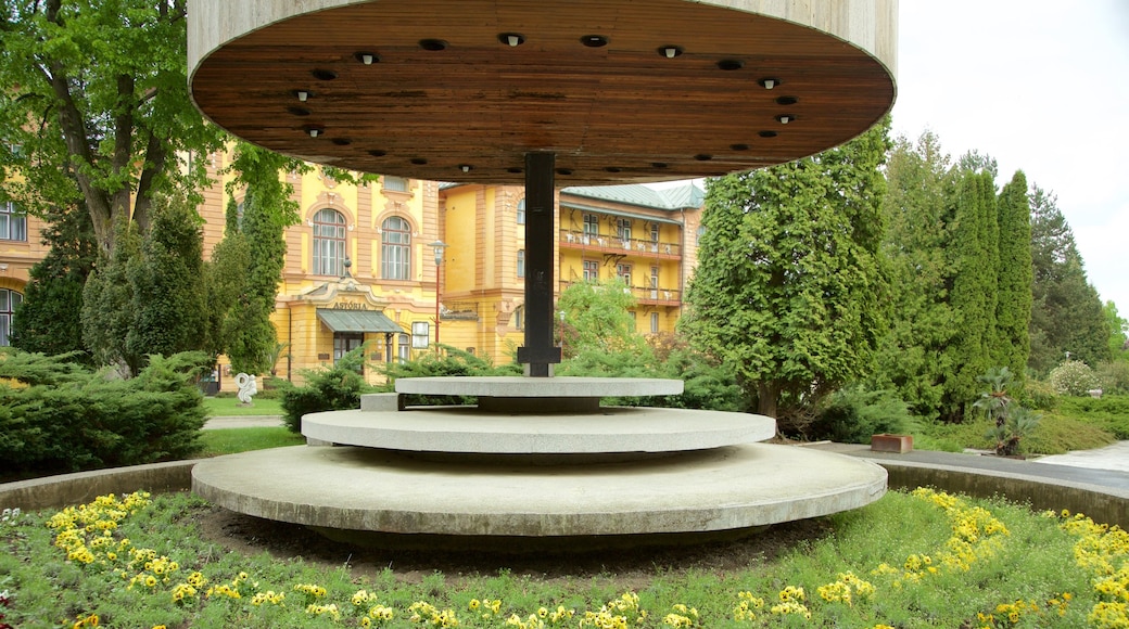 Bardejov showing outdoor art and a park