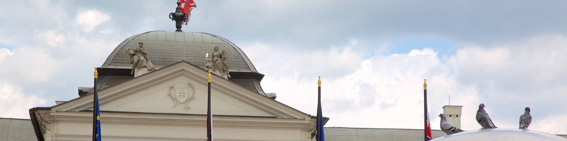 Presidential Palace featuring an administrative buidling, a statue or sculpture and chateau or palace