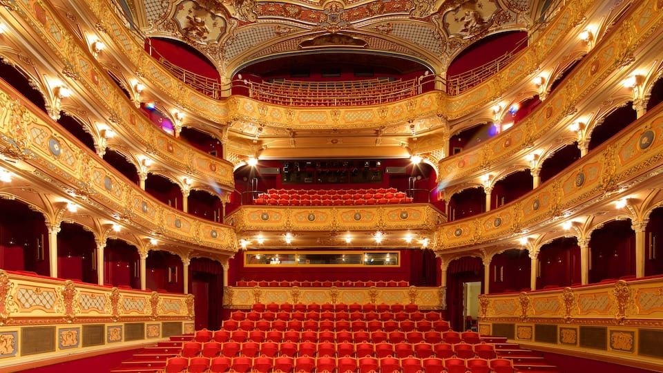 Eslováquia que inclui elementos de patrimônio, cenas de teatro e vistas internas