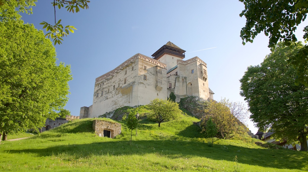 EslovĂĄquia caracterizando um castelo, elementos de patrimĂŽnio e um parque