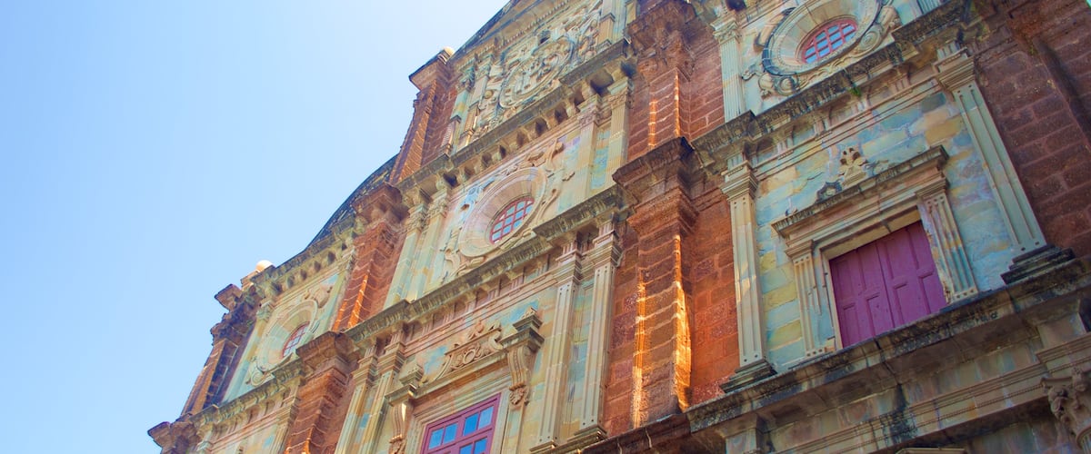 Basilica of Bom Jesus featuring heritage architecture