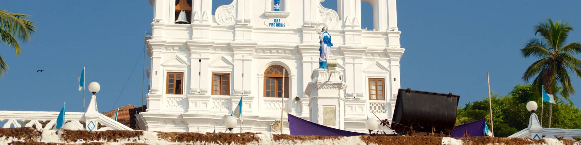 Panaji which includes heritage architecture and a church or cathedral