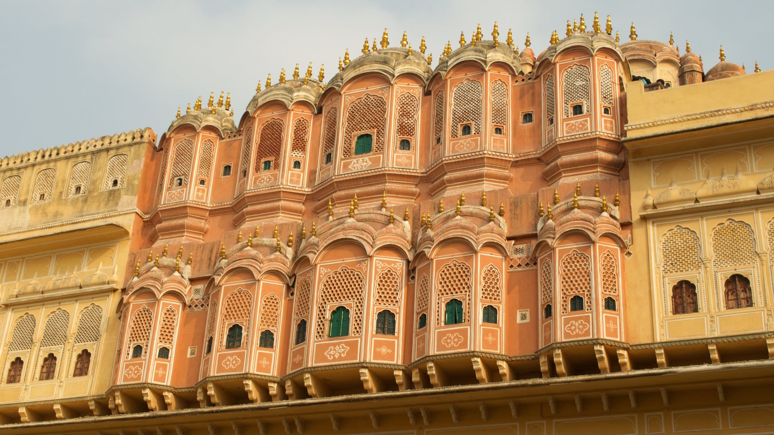Jaipur which includes chateau or palace
