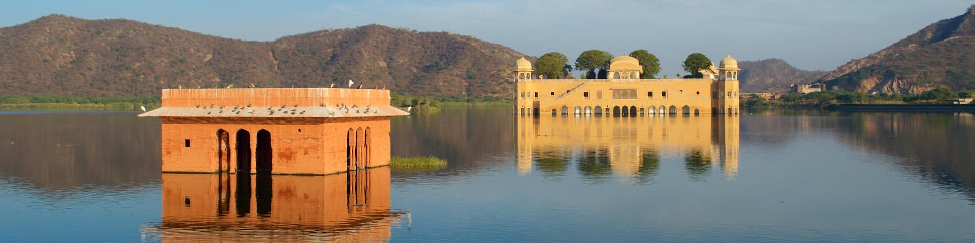 Jal Mahal which includes a lake or waterhole