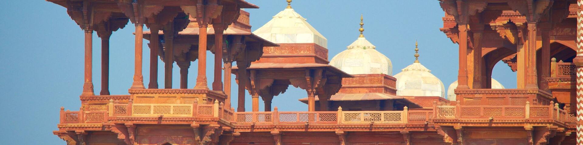 Sikandra featuring a monument