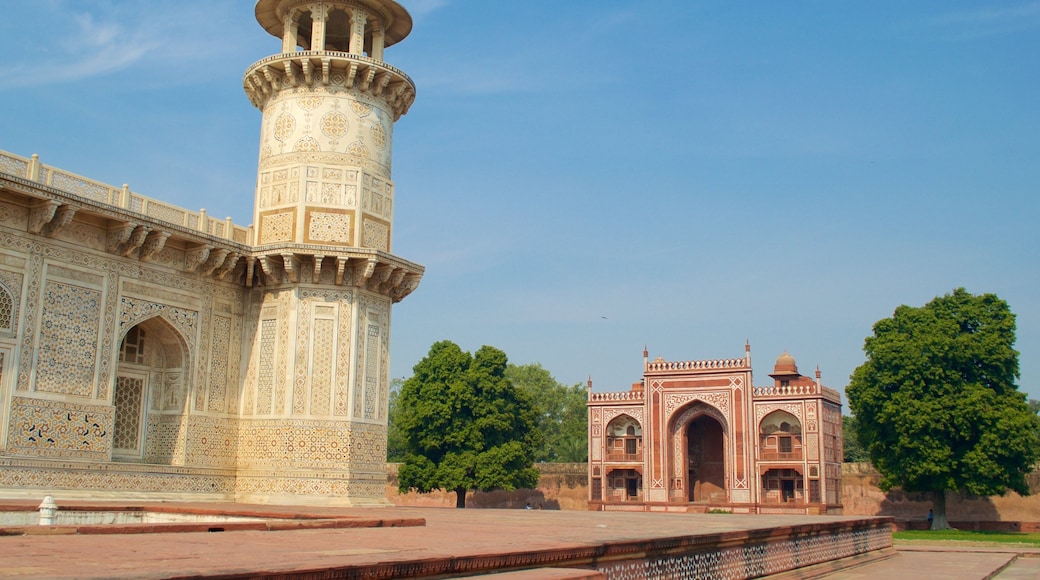 Itmad-ud-Daulah\'s Tomb featuring a monument, heritage elements and a cemetery