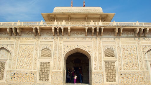 Itmad-ud-Daulah\'s Tomb featuring a cemetery, a monument and heritage elements