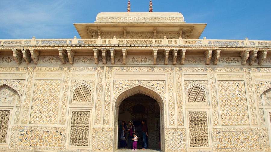 Itmad-ud-Daulah\'s Tomb toont historisch erfgoed, een begraafplaats en een monument