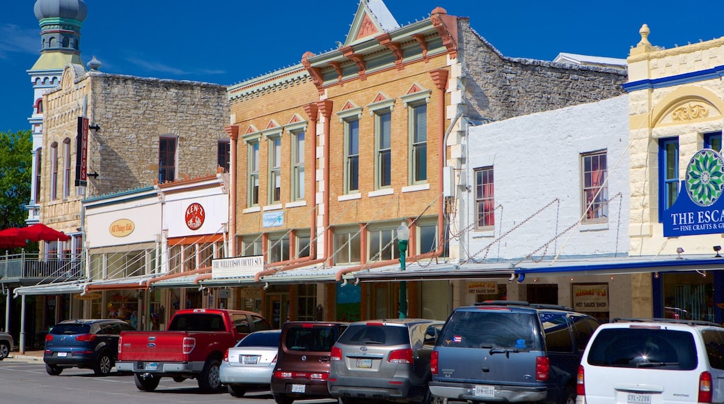 Georgetown que incluye una pequeña ciudad o pueblo