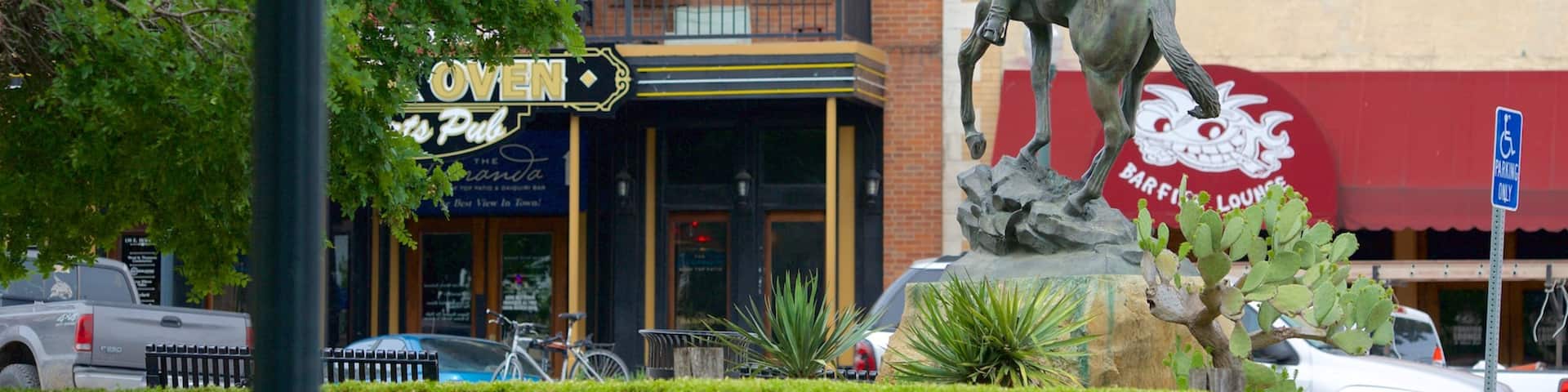 San Marcos das einen Statue oder Skulptur