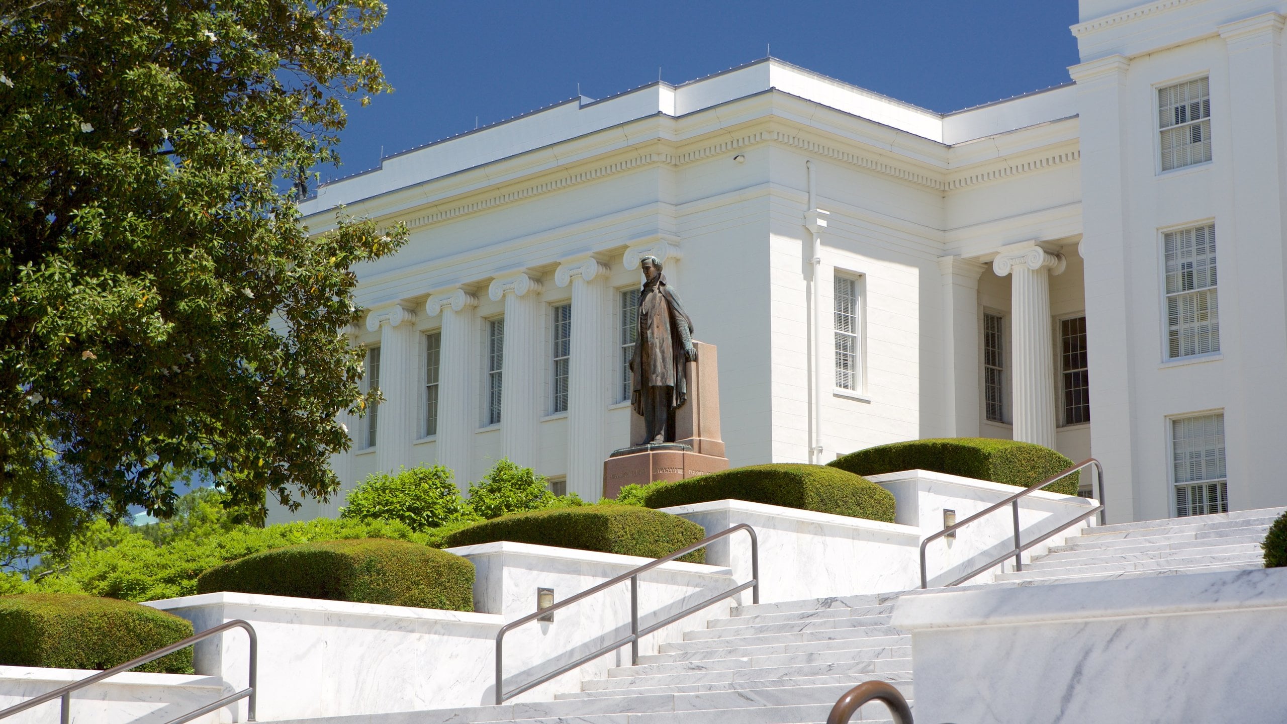 Montgomery showing a statue or sculpture and heritage architecture