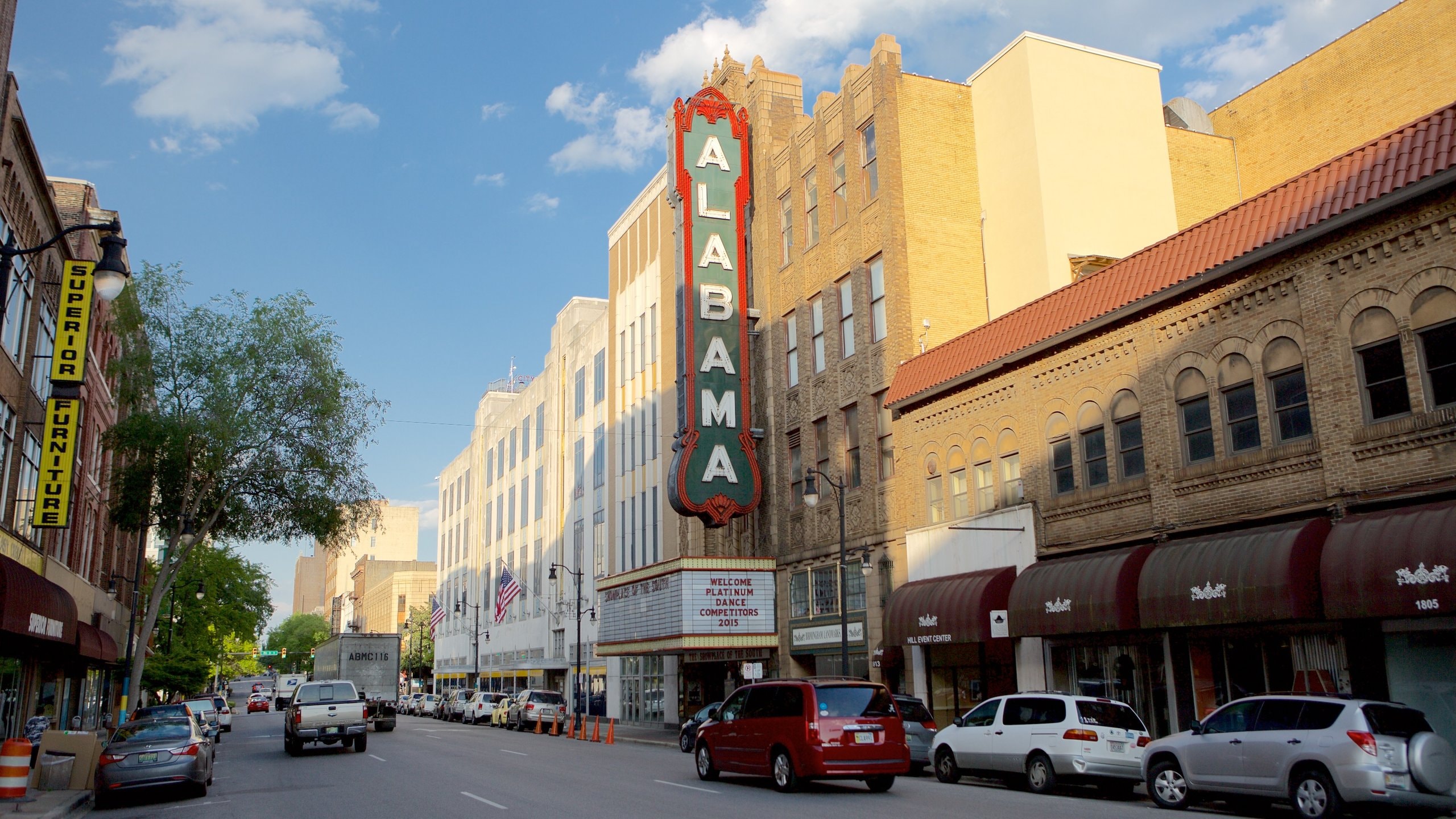 Birmingham , AL cho thấy thành phố và cảnh đường phố