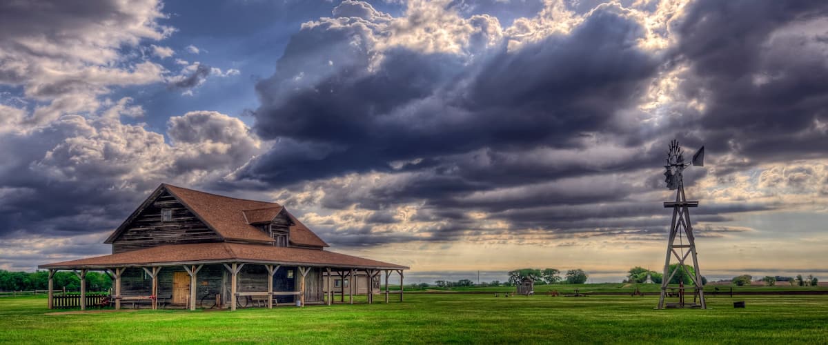De Smet which includes farmland, a house and tranquil scenes
