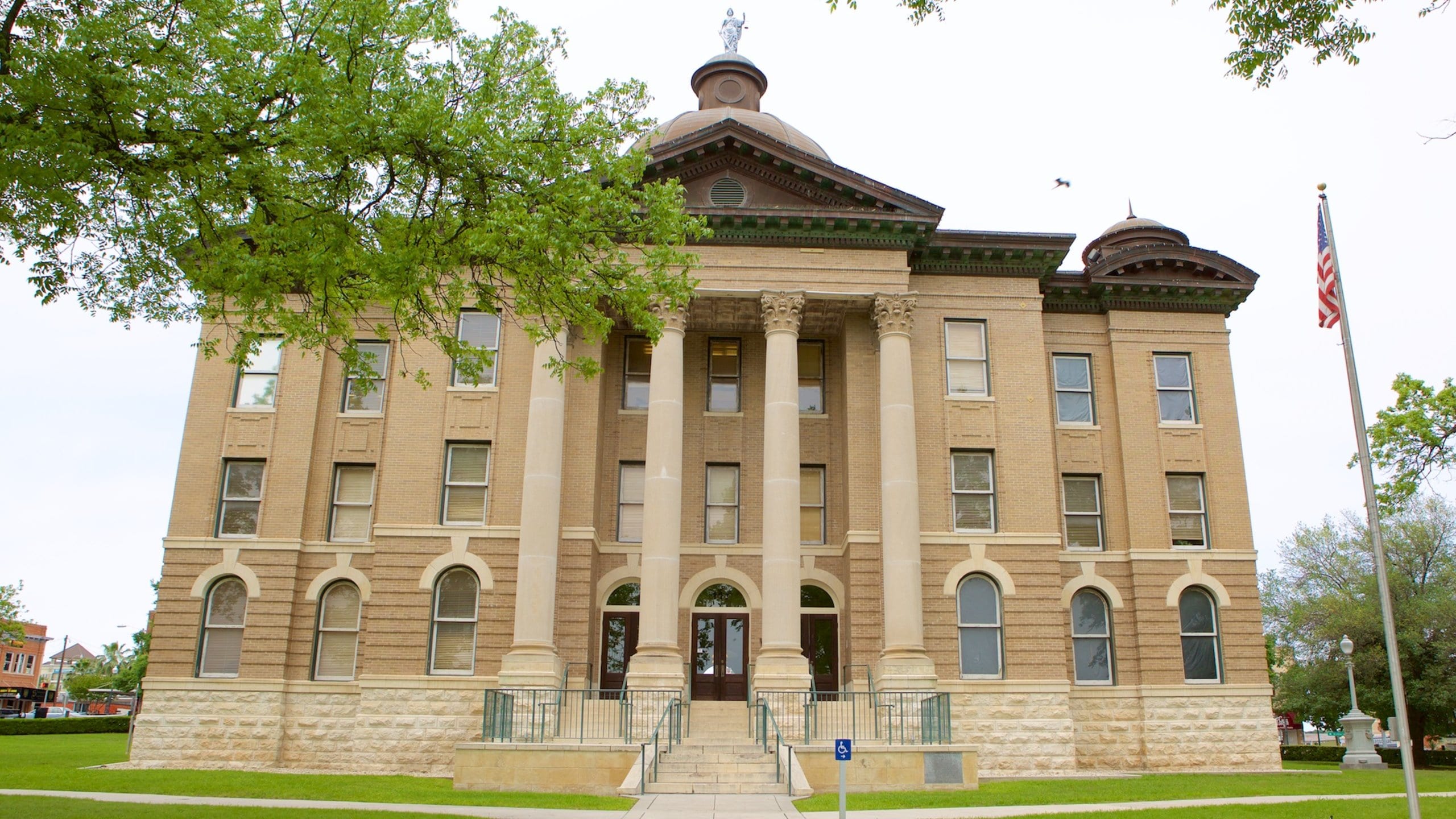 San Marcos featuring an administrative buidling and heritage architecture