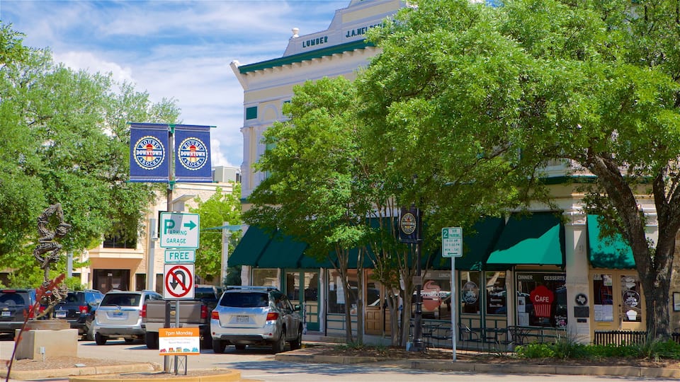 Round Rock showing a square or plaza and central business district