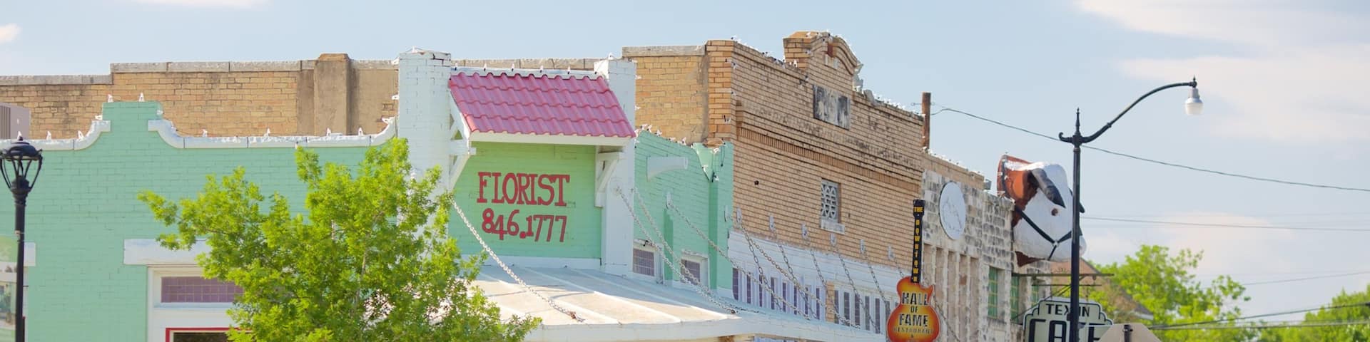 Hutto qui includes petite ville ou village