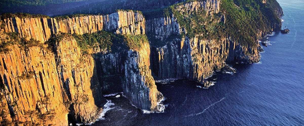 Ile Bruny qui includes côte rocheuse