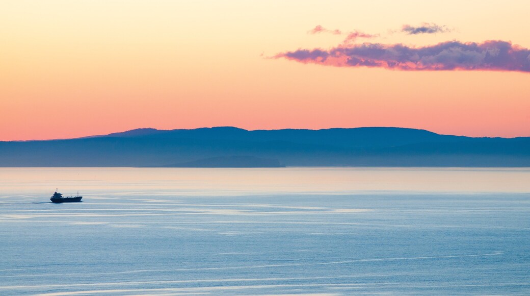 Photo provided by Tourism Tasmania & Bishwa Oakes