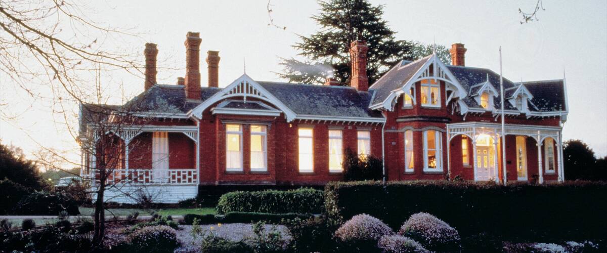 Deloraine which includes a house