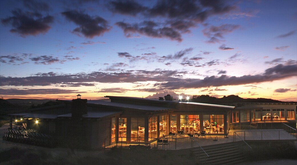 Photo provided by Tourism Tasmania & Jeff Jennings