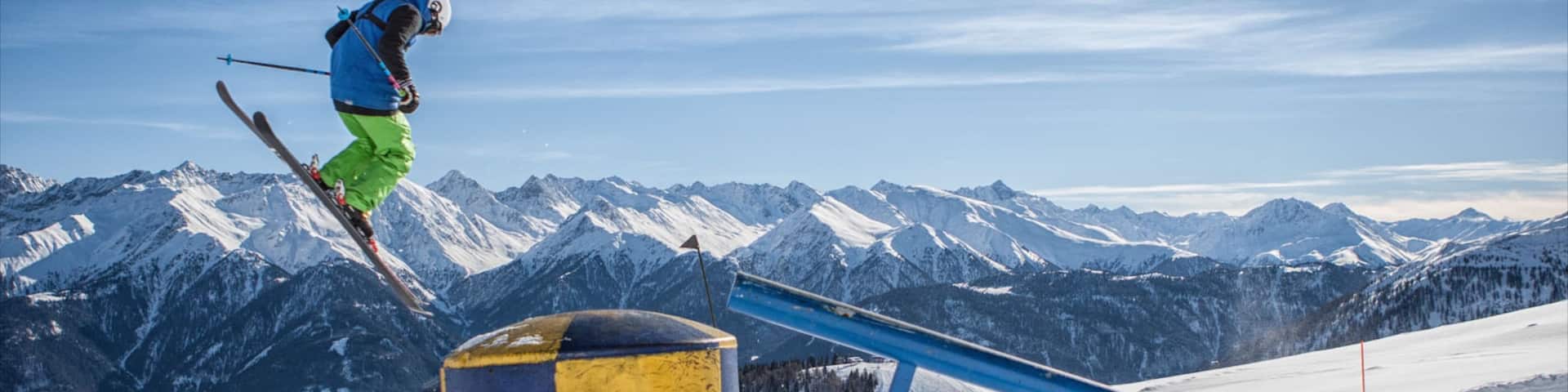 Serfaus welches beinhaltet Skifahren und Schnee sowie einzelner Mann