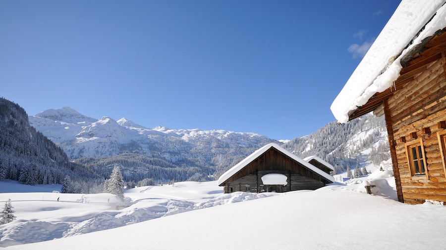 Obertauern featuring a house and snow