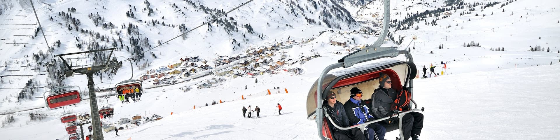 Obertauern welches beinhaltet Skifahren, Schnee und Berge