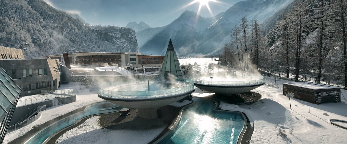 Obergurgl mettant en vedette source chaude, montagnes et neige