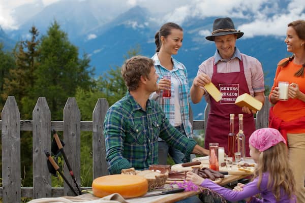 See das einen Essen im Freien und Picknicken sowie Familie