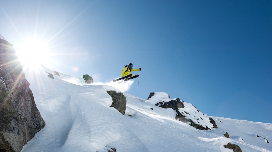 Galtur showing snow, snow skiing and mountains