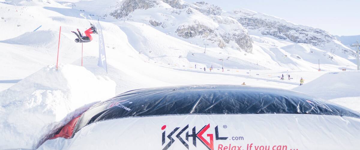 Ischgl which includes snow and signage