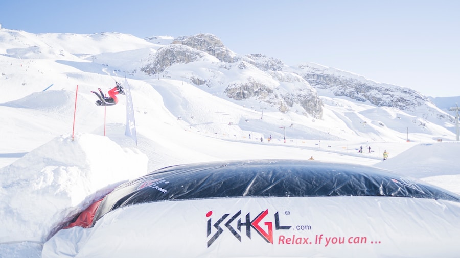 Ischgl toont bewegwijzering en sneeuw