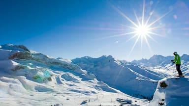 Ischgl mostrando sci, vista del paesaggio e montagna