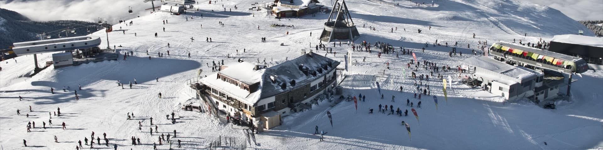 Kronplatz Ski Area showing landscape views, a luxury hotel or resort and mountains