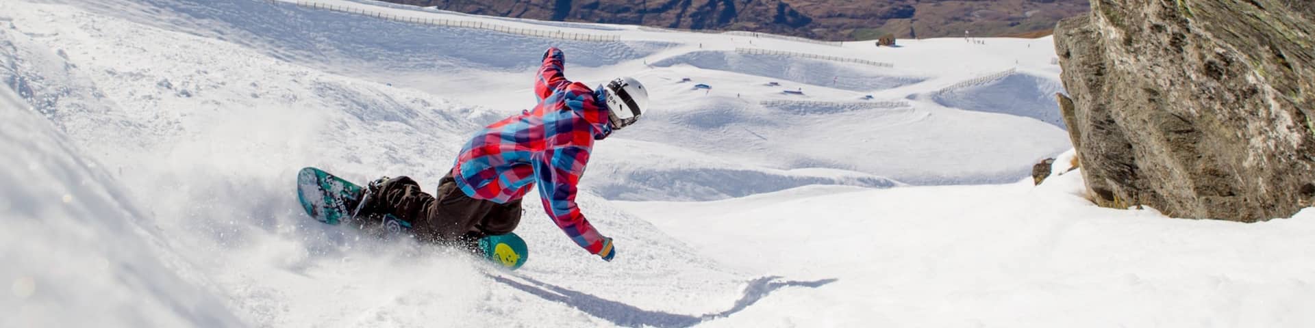 Treble Cone which includes snow boarding, snow and tranquil scenes