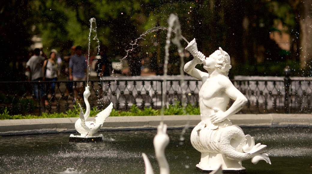 Forsyth Park mostrando fontana