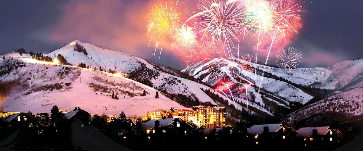Canyons Village at Park City which includes nightlife, snow and night scenes