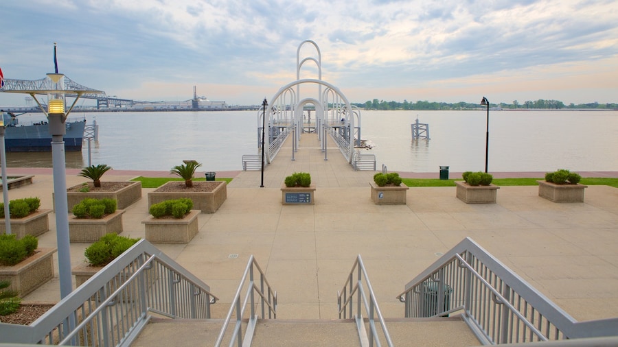 Baton Rouge River Center mostrando fiume o ruscello