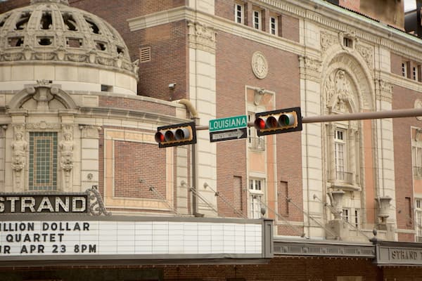 Strand Theatre ofreciendo una ciudad