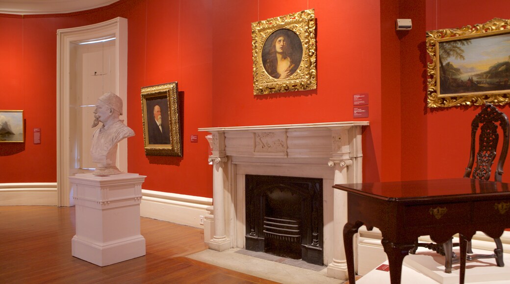 Telfair Square showing a statue or sculpture, interior views and art