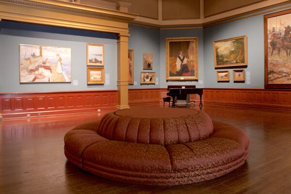 Telfair Square showing art and interior views