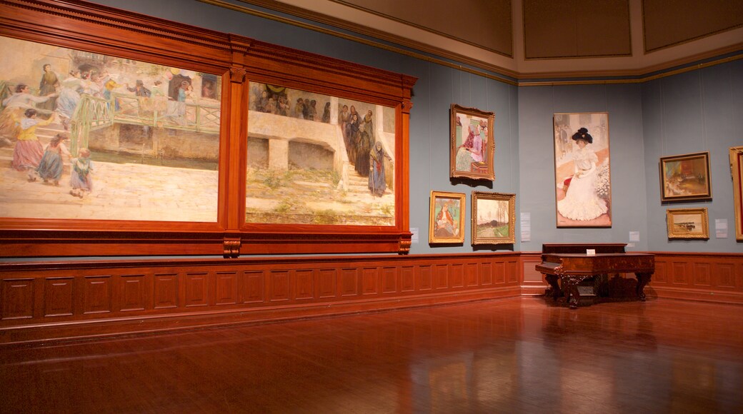 Telfair Square featuring art and interior views