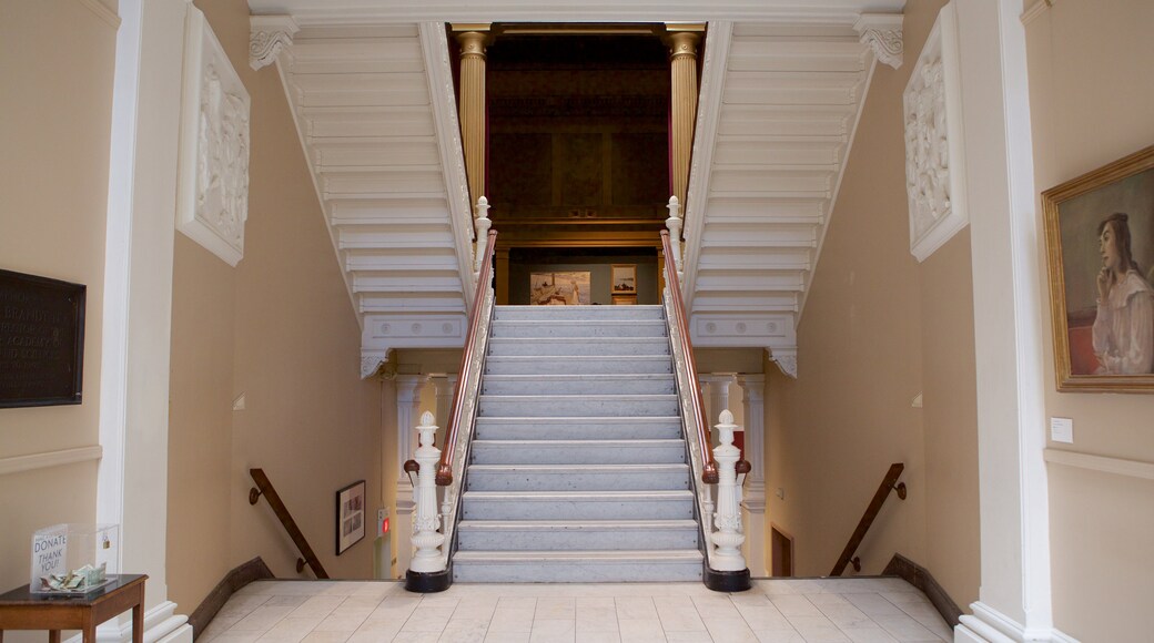 Telfair Square featuring interior views