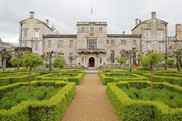 Wilton House welches beinhaltet historische Architektur und Garten