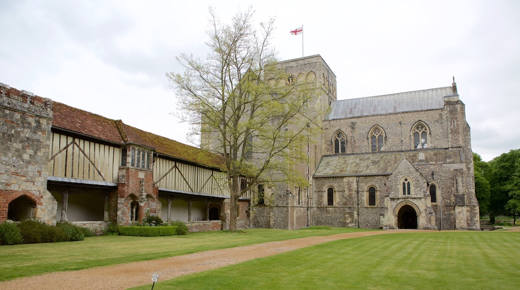 Hospital of St Cross mostrando patrimonio de arquitectura