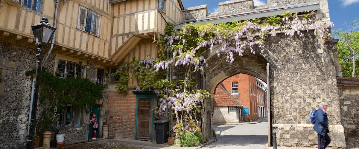 Winchester featuring heritage architecture